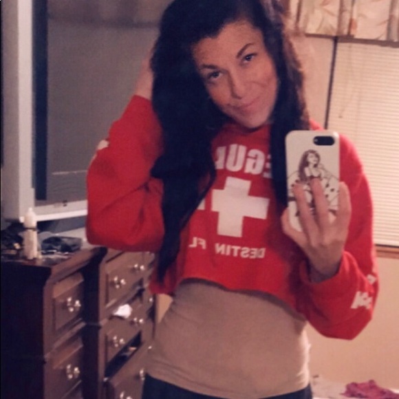 Meet your Posher, Dina - Picture 2 of 4